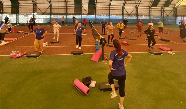 Diyarbakırlı kadınlar ‘sağlıklı yaşam için spor’ kursunu sevdi
