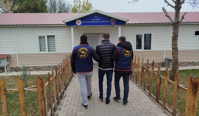 3 yıllık cezası vardı: Muş'ta saklandığı adreste yakalandı!