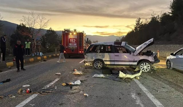 Otomobil takla attı: Anne ve oğlu hayatını kaybetti