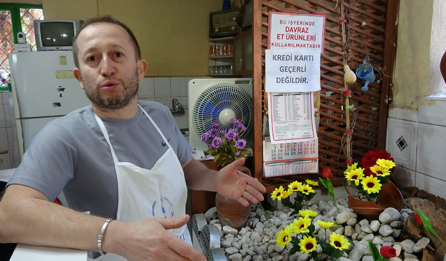 Pide salonunda gizemli mezar: Gelen yemek yiyor dua edip gidiyor!