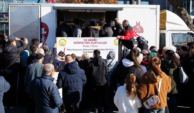 Ücretsiz sıvı yağ dağıtıldı: Vatandaş birbirini ezdi!