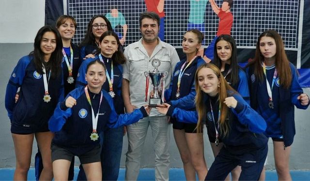 Dicle'nin sultanlarından voleybolda büyük başarı