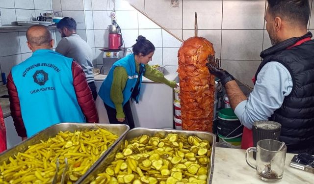 Diyarbakır’da tavuk döner skandalı: Tam 426 kg!