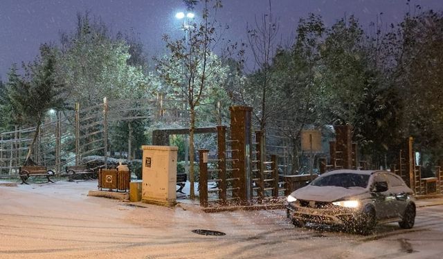 Diyarbakır’da yollar pist alanına döndü: Sürücüler zor anlar yaşadı