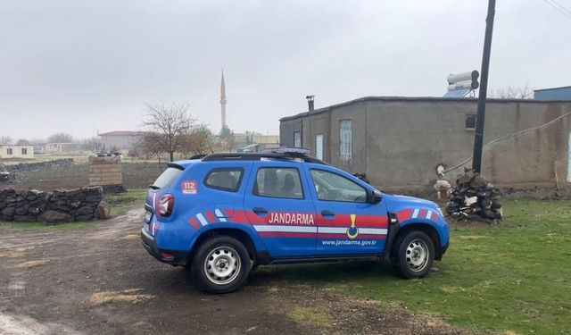 Siverek’te tartıştılar: Eşi ve oğlunu vurdu!