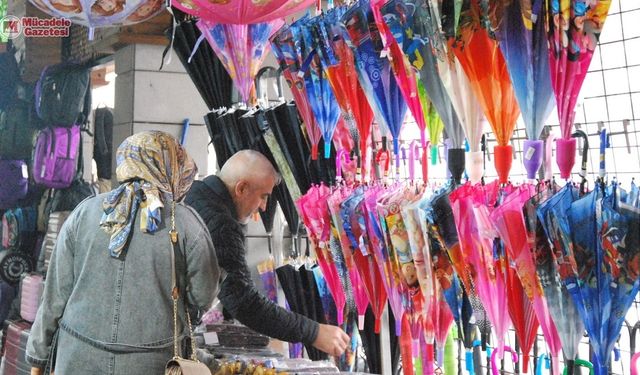 Diyarbakır’da yağmur başladı, şemsiye satışa çıktı: İşte fiyatları