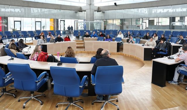 Avrupa’dan Diyarbakır’a gelen öğrenciler belediyeyi ziyaret etti!