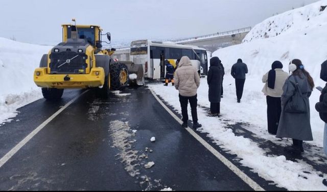 Diyarbakır’a gelen yolcu midibüsü kaza yaptı!
