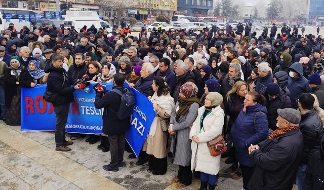 Diyarbakır’da Rojava açıklaması: “Kürtlerin kanında direniş var, teslimiyet yok!”
