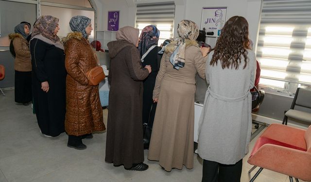 Diyarbakır’da ikinci dönem başladı: 8 bin kadına JINKART dağıtıldı