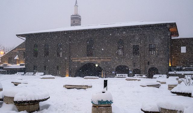 Açıklama geldi: Diyarbakır merkezdeki kar kalınlığı belli oldu!