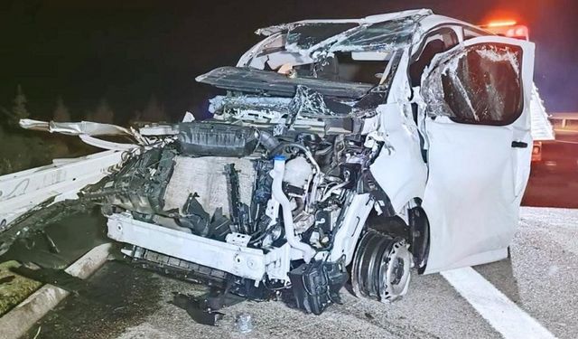 Altın yüklü araç takla attı: Altınlar kayıplara karıştı