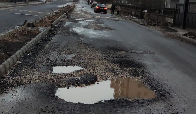 Diyarbakır’da yol çilesi: Yapımı 5 ay, ömrü 2 ay sürdü!