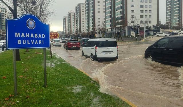Diyarbakır Büyükşehir yağmur mesaisinde!