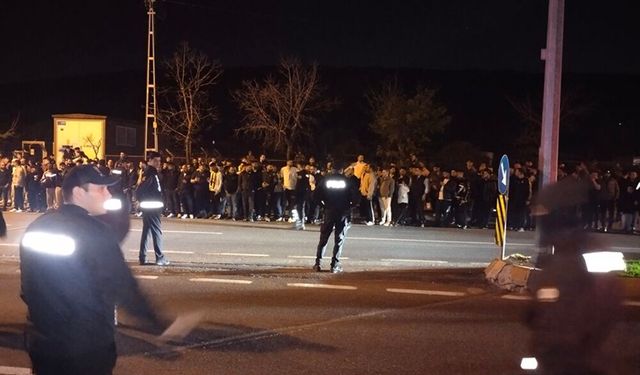 Şampiyonluktan koptular takım otobüsünü taşladılar: Diyarbakırlı ismi istediler!