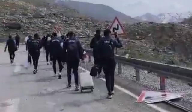 TFF 'olmaz' dedi: Hakkari Zapspor futbolcuları dağları aştı!