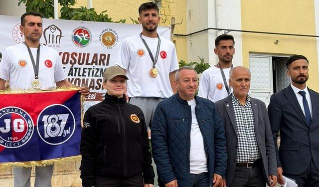 Dicle Üniversitesi öğrencileri şampiyonaya damga vurdu: Çifte madalya