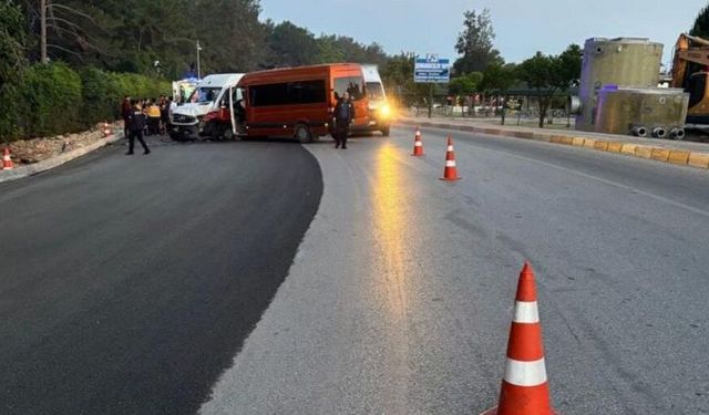 Diyarbakır tur minibüsü kazaya karıştı: Çok sayıda yaralı var
