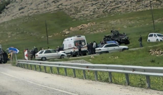 Diyarbakır'da kutlamaya giden öğrenciler kaza yaptı: Yaralılar var