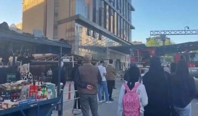 Diyarbakır'daki otel inşaatında yangın: Çok sayıda işçi etkilendi!
