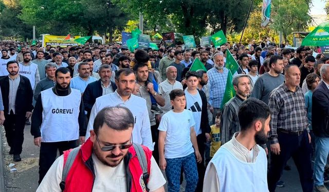 Diyarbakır’ın sorunu için yürüdüler: “Köleliğe hayır…”