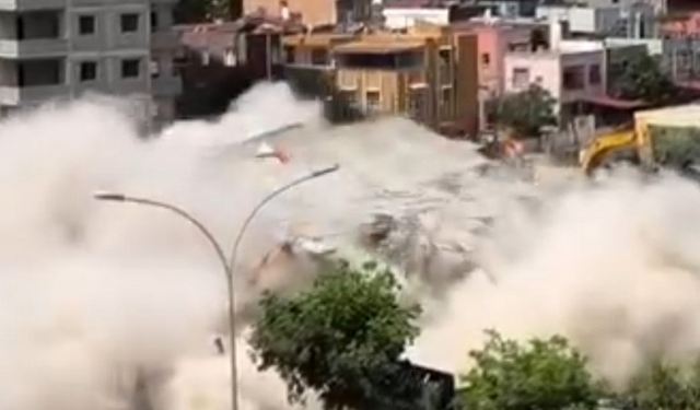 Göz gözü görmedi: Kontrolsüz yıkım tek katlı evin üzerine devrildi!