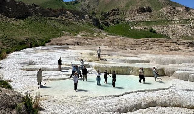 Pamukkale ve Kapadokya değil Van: Ziyaretçileri hayran bırakıyor