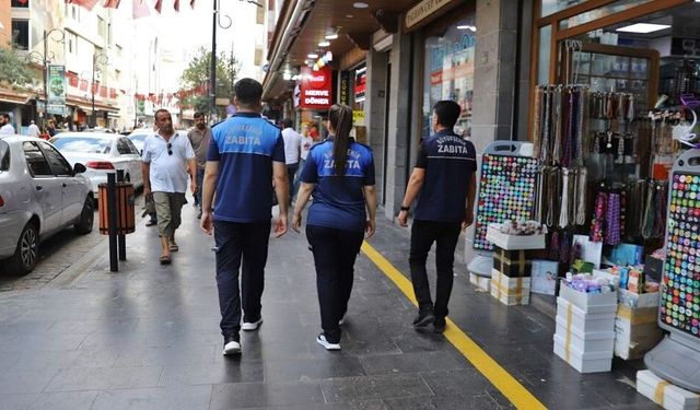 Diyarbakır’da kaldırımlar yayalara açıldı: Esnaftan Büyükşehir’e destek!