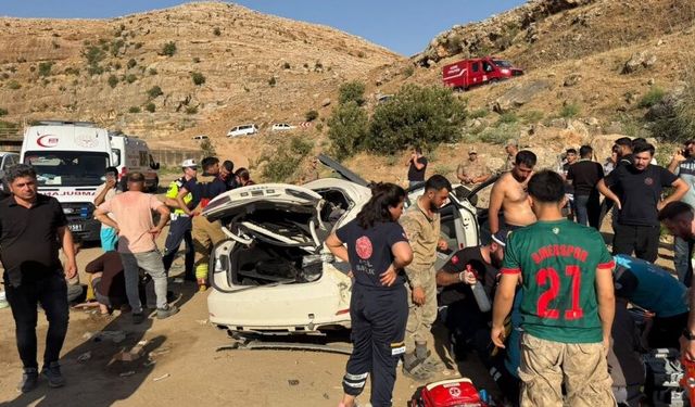 Şırnak'ta otomobil şarampole yuvarlandı: 2 ölü, 2 ağır yaralı