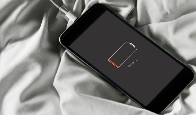 Cep telefonu kullanıcıları dikkat! Uzun süre şarjda bırakmayın