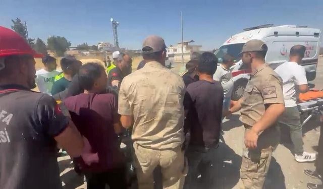 Viranşehir'de TIR ile kamyon çarpıştı: Ölü ve yaralı var