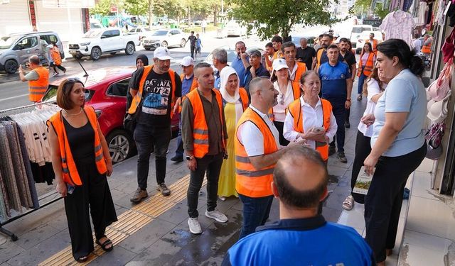 Diyarbakır’da sokaklar kolektif emekle temizleniyor!