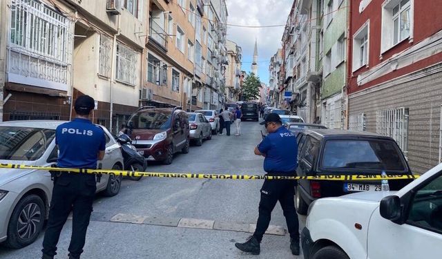 Fatih'te aile faciası: Emekli polis eşini ve çocuğunu vurdu!