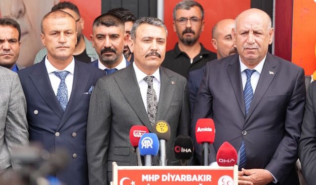MHP Diyarbakır İl Başkanlığı'nda bayrak değişimi