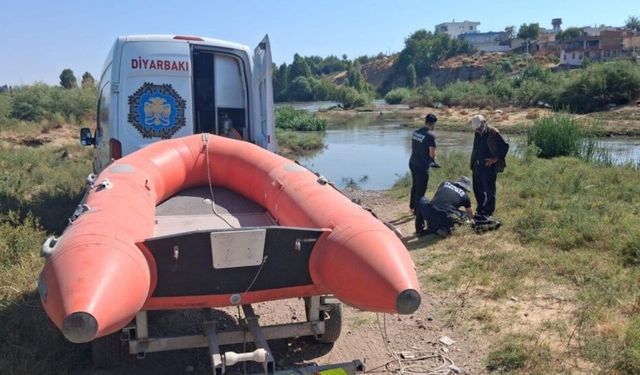 Dicle Nehrinde kurtarma operasyonu: 3 gün mahsur kaldılar