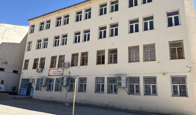 Diyarbakır’da 63 yıllık okul yıkılıyor: Yerine ne yapılacağı belli oldu!