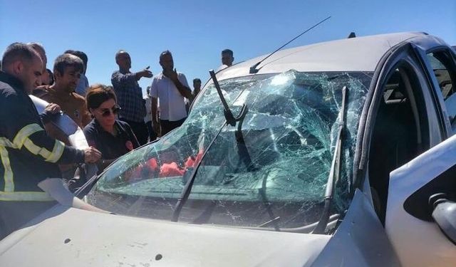 Diyarbakır'da bir otomobil takla attı: Yaralılar var!