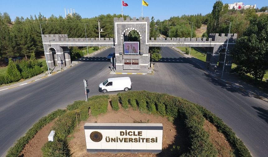 Dicle Üniversitesi’nden Türkçe - İngilizce Gazze açıklaması!
