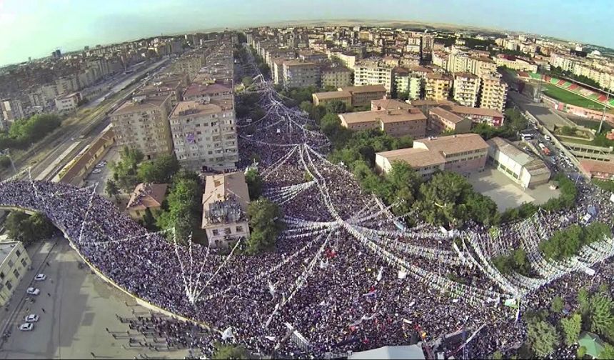 Diyarbakır’da ekonomik sorunlar için miting dediler, tarih verdiler!