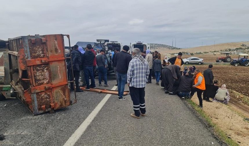 Diyarbakır’da TIR ile traktör çarpıştı: 1 ölü, 1 yaralı
