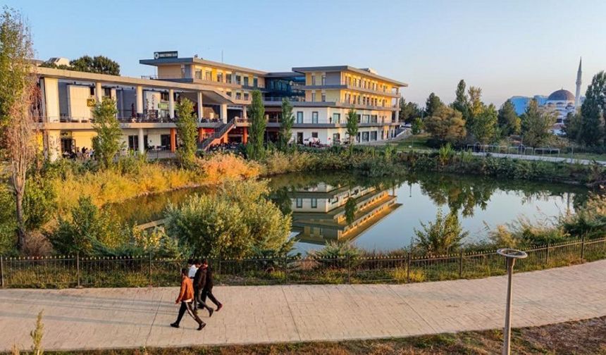 Diyarbakır’daki belediyeden kiralık kafeterya, halı saha ve büfe