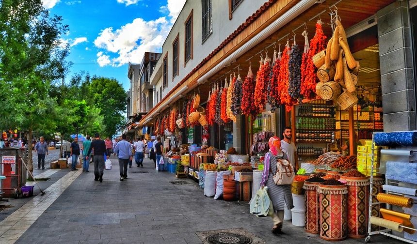 Diyarbakır’da Kuru Meyve’ye yoğun ilgi: İşte fiyatları