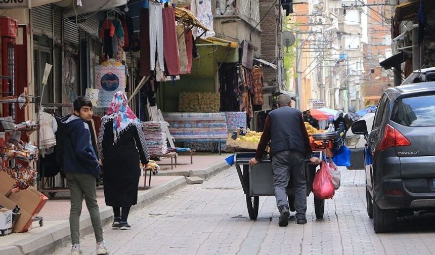 Diyarbakır’ın 'kentsel dönüşüm' bekleyen mahallesi: Vekil çağrı yaptı!