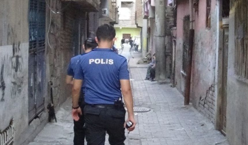 Diyarbakır’da polisin çağrısı gündem oldu: “Vaktimiz daralıyor…”