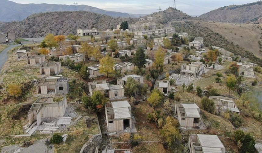 Diyarbakır'daki köy 3 ili birbirine bağladı: İtalyanların evi oldu