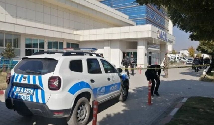 Genç öğretmen Van Gölü'ne atladı: Durumu ağır!