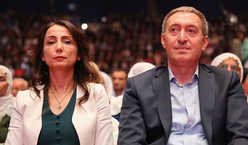 DEM Parti'de kongre: Hatimoğulları ve Bakırhan yeniden seçildi