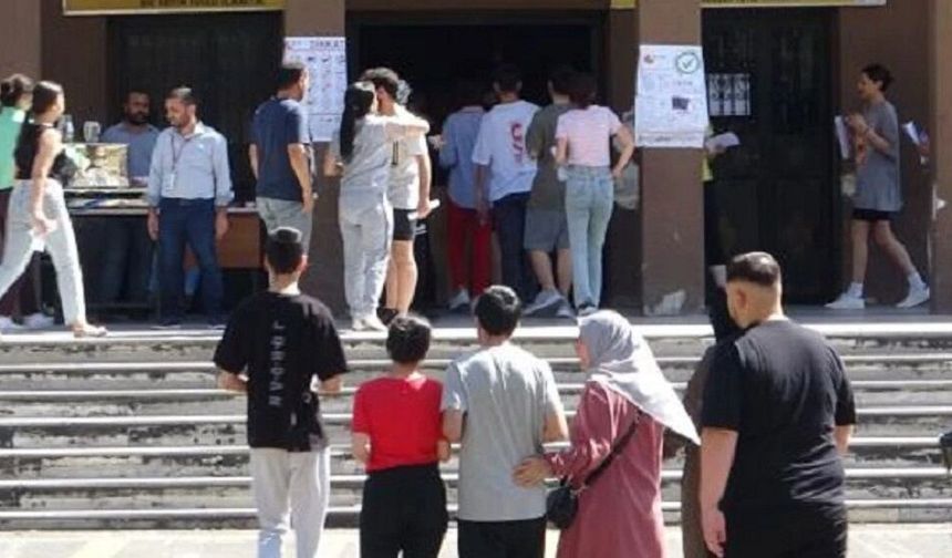 Diyarbakır’da YKS maratonu: Adayların imdadına polis yetişti!