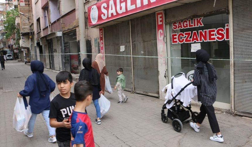 Diyarbakır’da mahalleli diken üstünde: Tehlike saçıyor