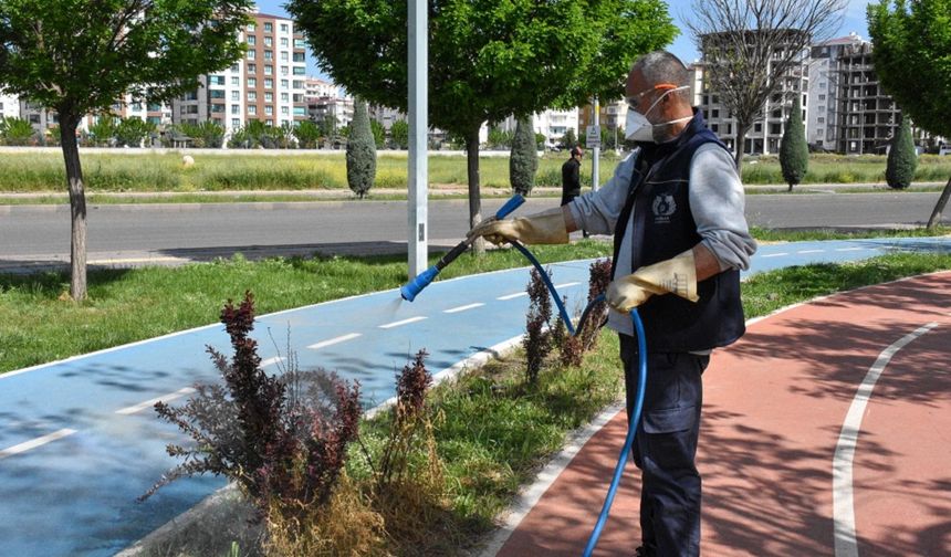 Diyarbakır’da sıcaklıklar arttı: Belediye kolları sıvadı!